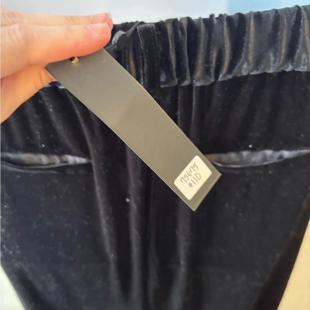 Dolce Cabo‎ Velvet Pants
